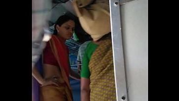 kavita bhabhi removing saree blou